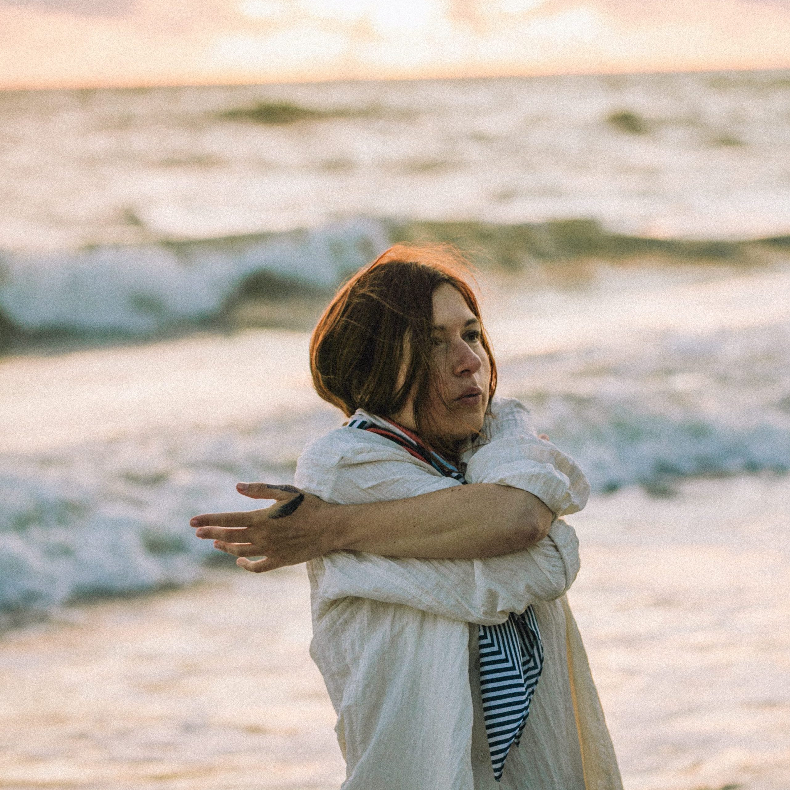Šokiai Klaipėdoje suaugusiems. Jūra spalvų. Autentiškas šokis. Meditacija. Saviugda. Ritualai. Laisvė būti savimi. Terapija.