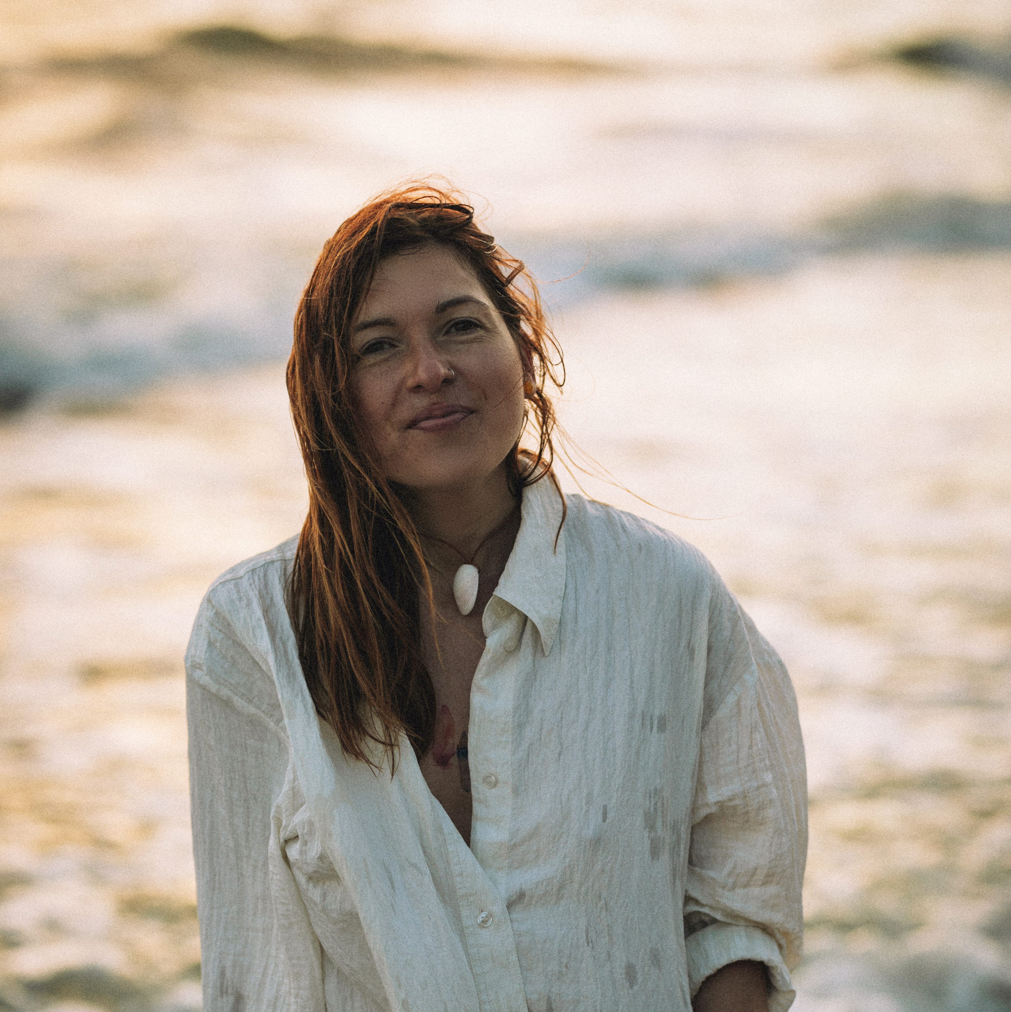 Šokiai Klaipėdoje suaugusiems. Jūra spalvų. Autentiškas šokis. Meditacija. Saviugda. Ritualai. Laisvė būti savimi. Terapija.